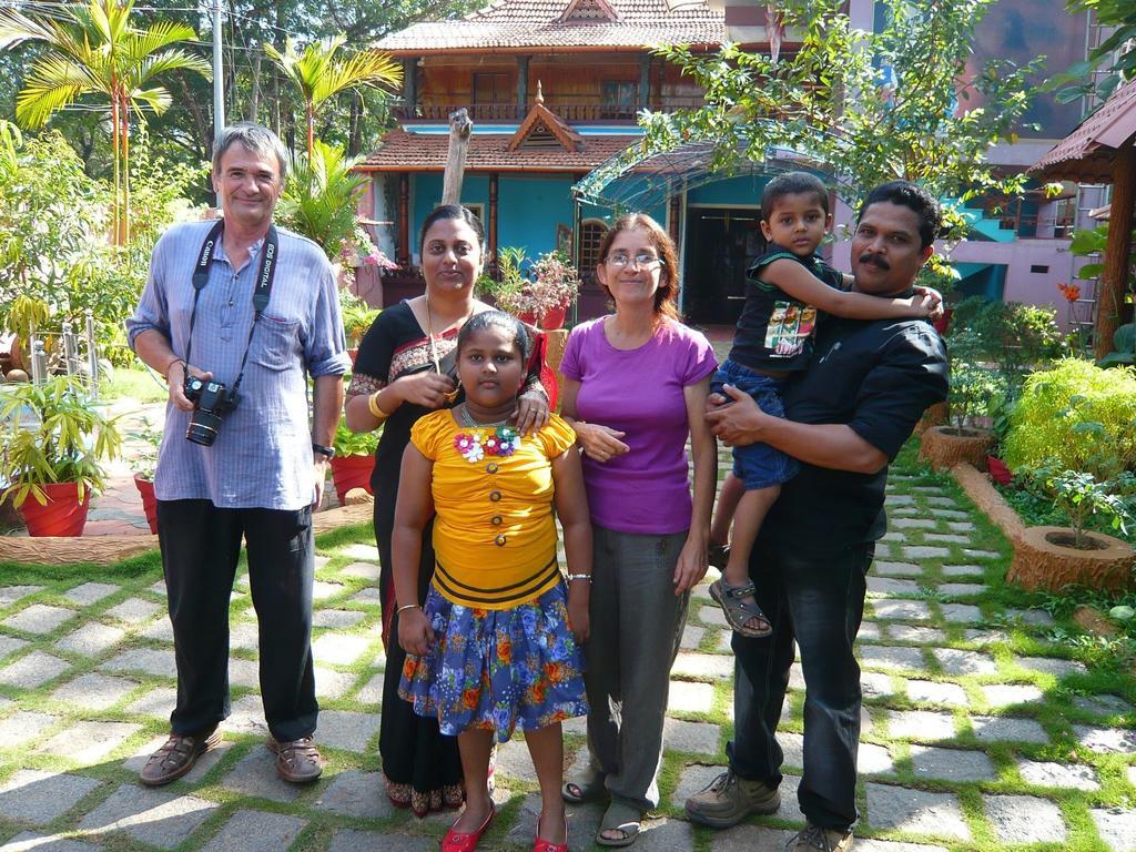 Southcanal Holidays Alappuzha Buitenkant foto